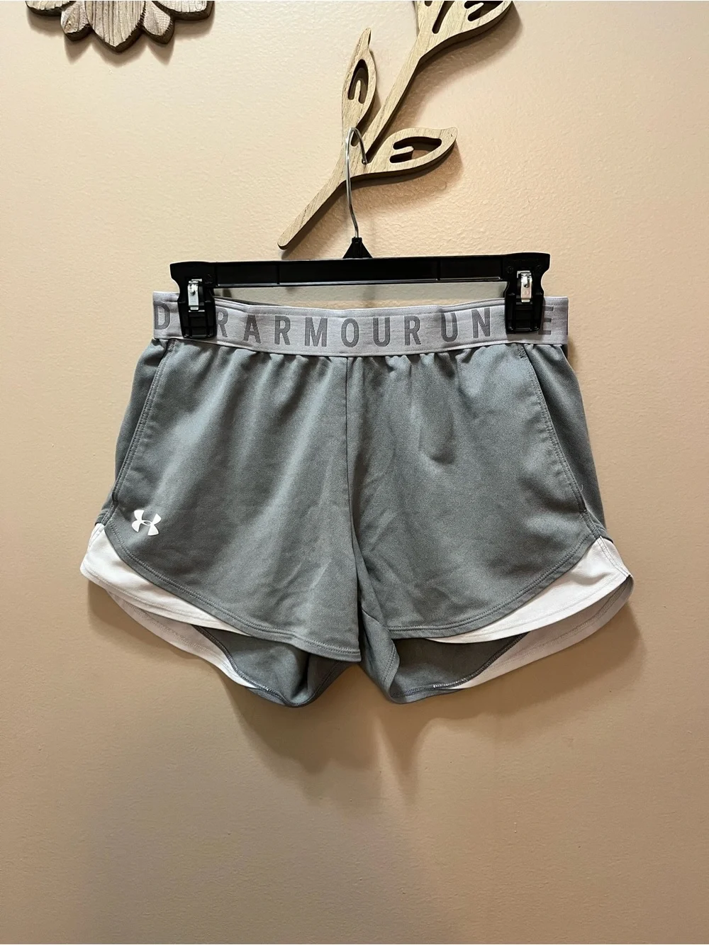Under Armour Play Up Women’s Gray Athletic Shorts Size Small